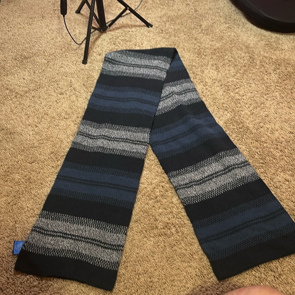 Men’s Apt 9 scarf